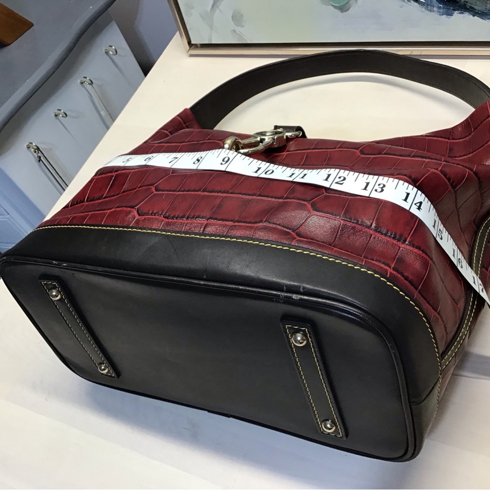 Dooney & Bourke Red Croc Embossed Italian Leather Dennison Hobo Shoulder Bag - Picture 15 of 16